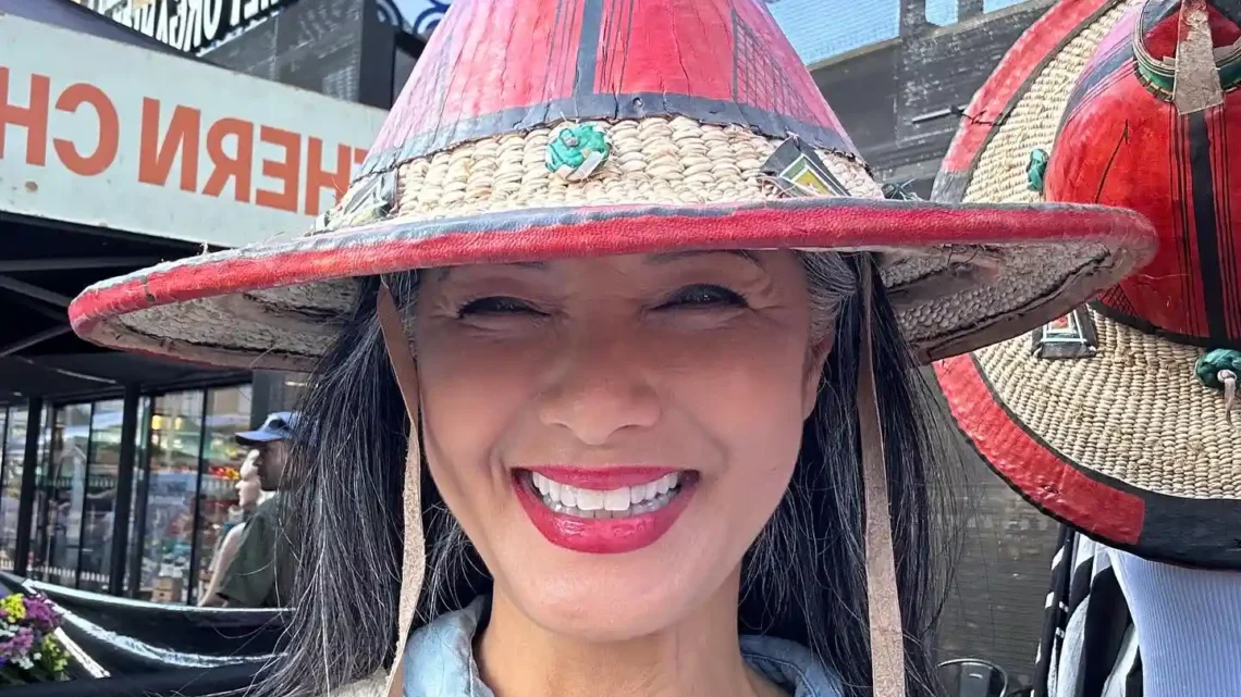 Kelly Hu Biography: Height, Ethnicity, Age, Net Worth, Siblings, Parents, Boyfriend, Movies, Awards Kelly Hu Biography: Height, Ethnicity, Age, Net Worth, Siblings, Parents, Boyfriend, Movies, Awards
