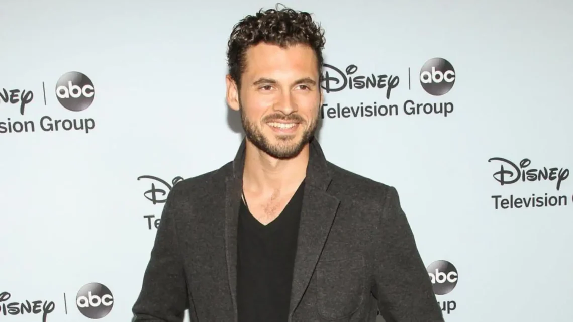 Adan Canto Biography: Age, Net Worth, Instagram, Spouse, Height, Wiki, Parents, Siblings, Children