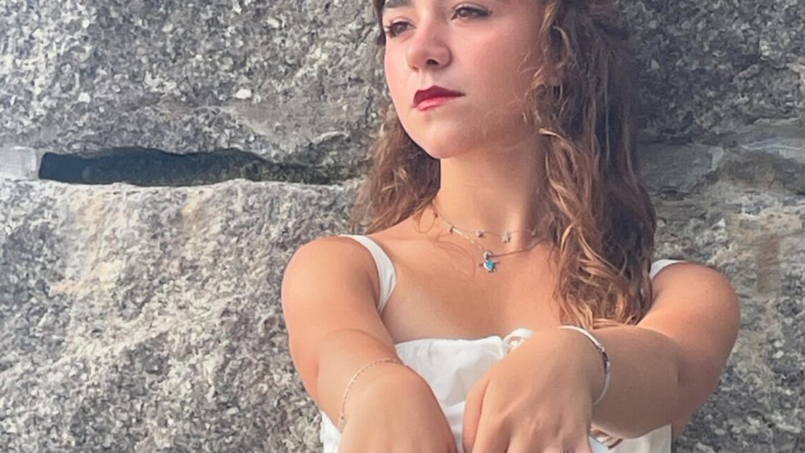 Olivia Edward Biography: Films, Height, Ethnicity, Age, Net Worth, Siblings, Parents, Awards Olivia Edward Biography: Films, Height, Ethnicity, Age, Net Worth, Siblings, Parents, Awards
