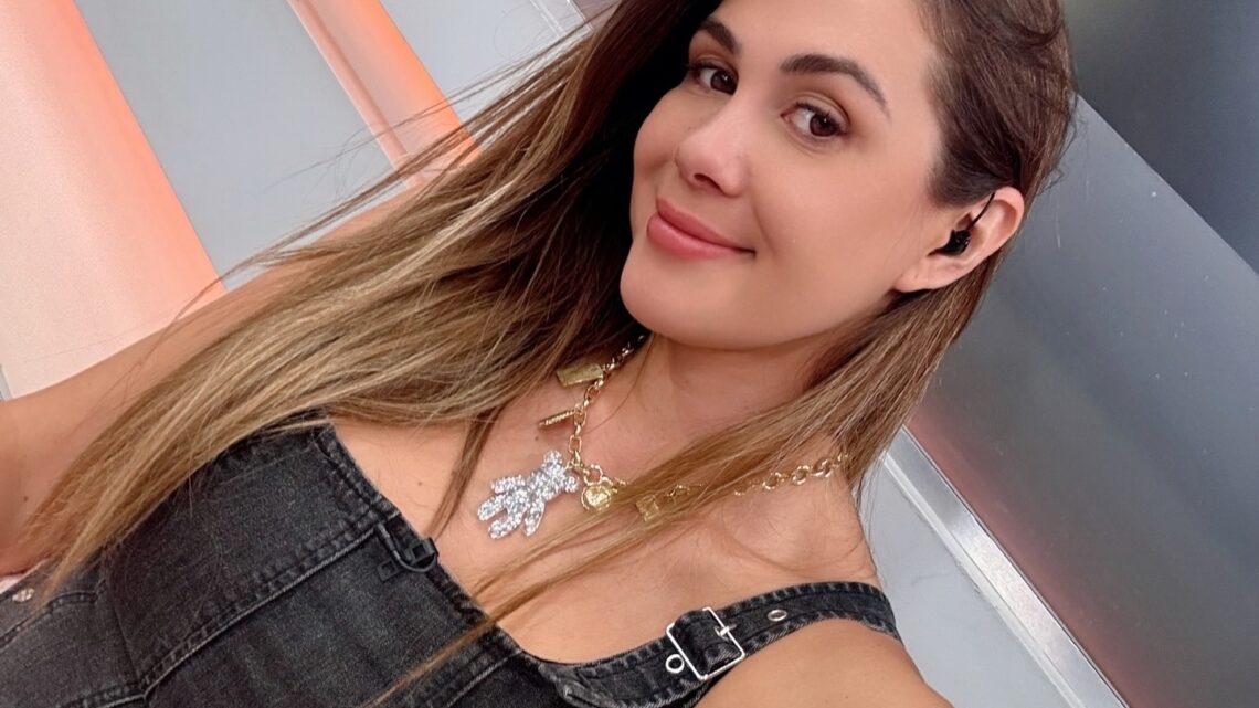 Laura Prieto Biography: Child, Age, Parents, Net Worth, Siblings, Height, Relationship, Films, Songs Laura Prieto Biography: Child, Age, Parents, Net Worth, Siblings, Height, Relationship, Films, Songs