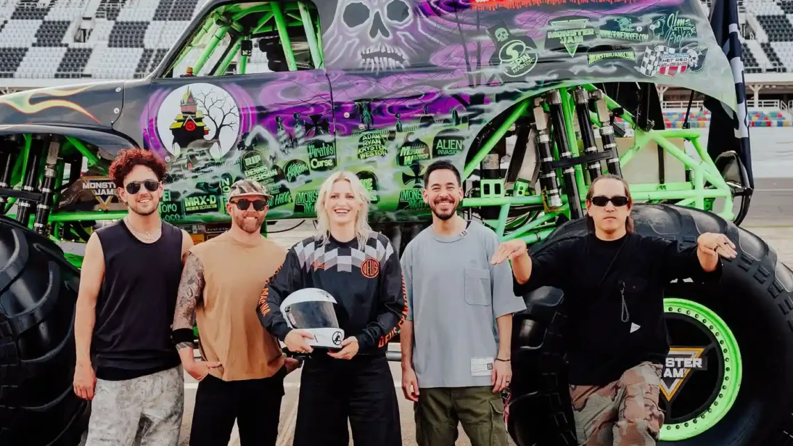 Linkin Park Bio: Love Lives, Members, Singles, Founder, Albums, Real Names, Eps, Age, Net Worth, Siblings, Parents Linkin Park Bio: Love Lives, Members, Singles, Founder, Albums, Real Names, Eps, Age, Net Worth, Siblings, Parents