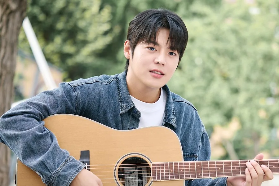 Ryeoun Biography: Age, Girlfriend, Net Worth, Height, Movies & TV Shows, Parents, Sister