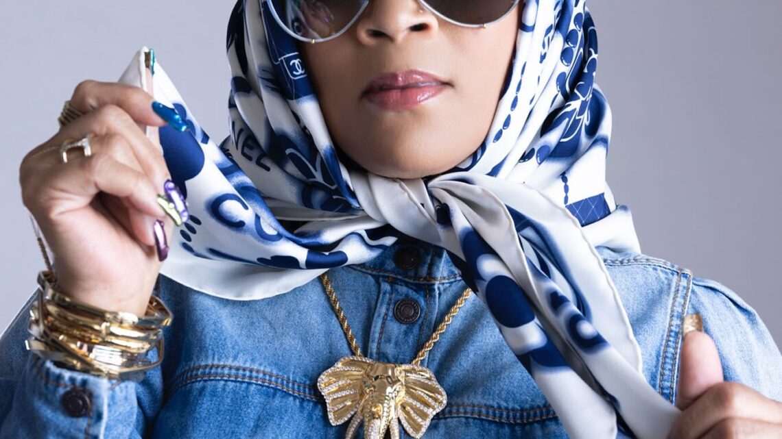 LL Cool J’s Wife Simone I. Smith Biography: Films, Children, Husband, Collections, Age, Net Worth, Siblings, Parents, Awards LL Cool J’s Wife Simone I. Smith Biography: Films, Children, Husband, Collections, Age, Net Worth, Siblings, Parents, Awards