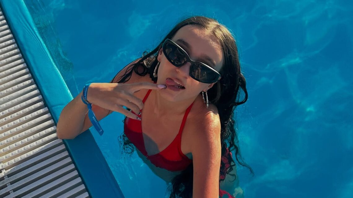 Tatiana Kopala Biography: Age, Mother, Net Worth, Height, Awards, Boyfriend, Music, Sister Tatiana Kopala Biography: Age, Mother, Net Worth, Height, Awards, Boyfriend, Music, Sister