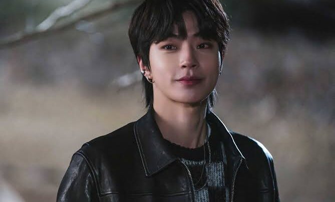 Hwang In-youp Biography: Age, Girlfriend, Net Worth, Height, Movies & TV Shows, Parents, Brother