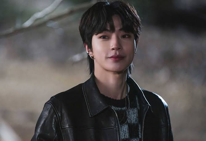 Hwang In-youp Biography: Age, Girlfriend, Net Worth, Height, Movies & TV Shows, Parents, Brother