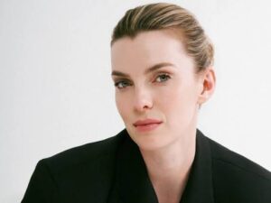 Betty Gilpin
