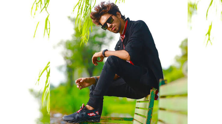Umair Awan Biography: Age, Girlfriend, Net Worth, Songs, Height, Parents, TikTok, Music