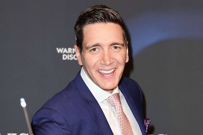 Oliver Phelps Biography: Age, Wife, Movies, Net Worth, Height, Twin Brother