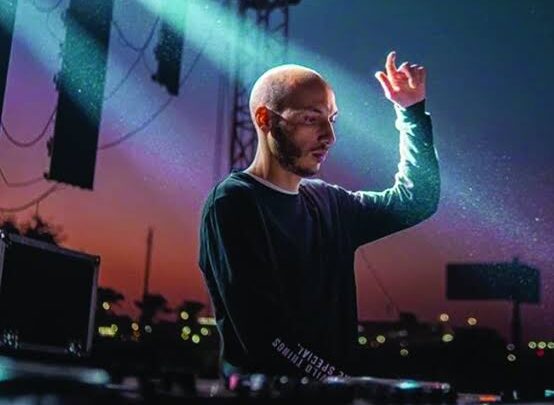 Molotof (Singer) Biography: Age, Songs, Net Worth, Height, Albums, Collaborations, Ethnicity