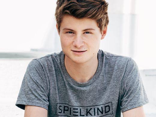 Felix von der Laden (Dner) Biography: Age, Girlfriend, Net Worth, Height, YouTube, Career, Parents, Cars