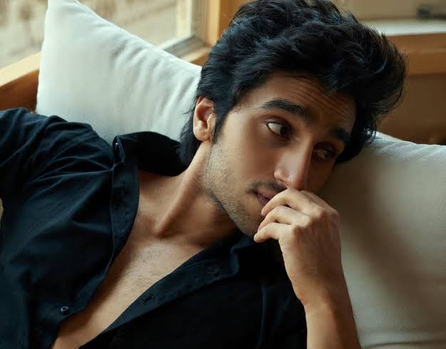 Hamza Sohail Biography: Age, Father, Height, Net Worth, Dramas, Awards, Social Media