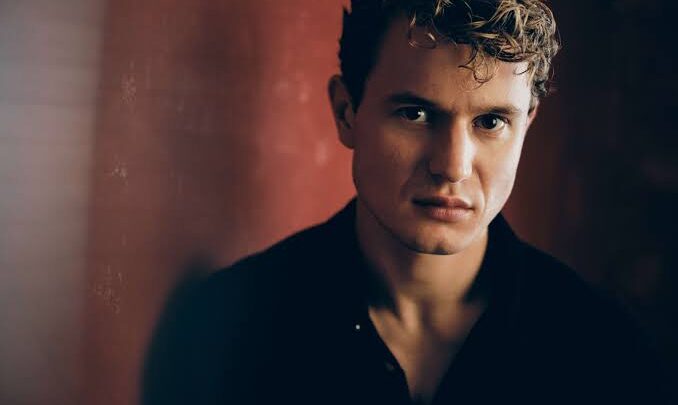 Chris Jenks Biography: Age, Net Worth, Height, Parents, Sex Education, TV Shows, Relationship