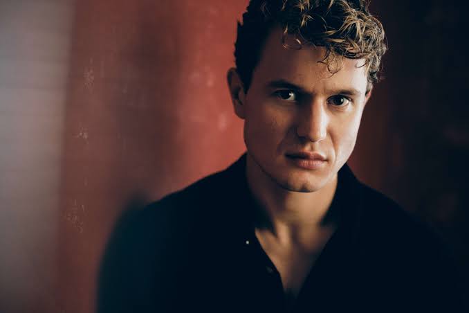 Chris Jenks Biography: Age, Net Worth, Height, Parents, Sex Education, TV Shows, Relationship