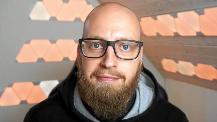 Johnni Gade Biography: Age, Girlfriend, Net Worth, YouTube, Height, Parents, Comedy