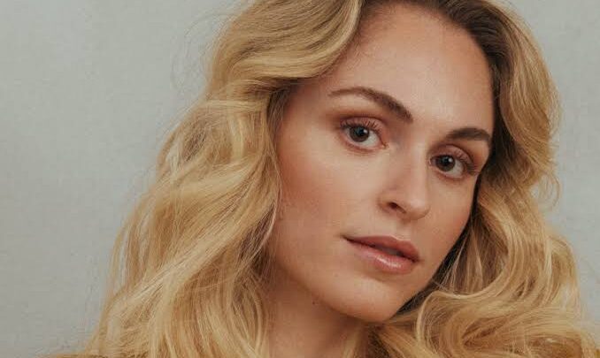 Jasmin Lind Biography: Age, Husband, Net Worth, YouTube, Height, Parents, TikTok
