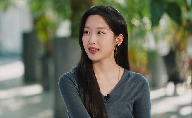 Moon Ga-young Biography: Age, Boyfriend, Net Worth, Height, Movies & TV Shows, Parents, Sister