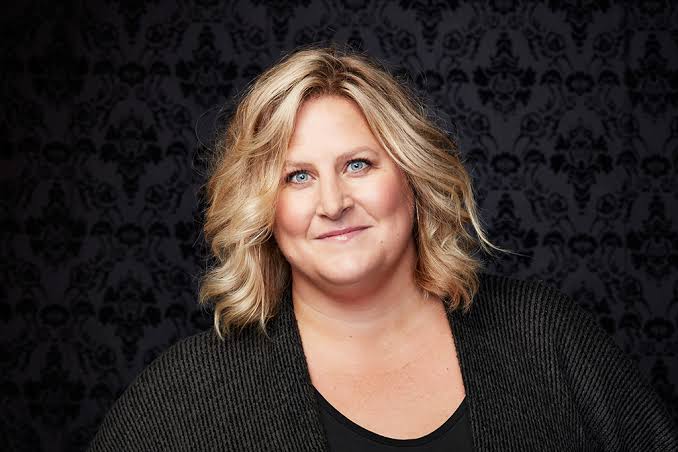 Bridget Everett Biography: Age, TV Shows, Net Worth, Comedy, Movies, Parents, Height