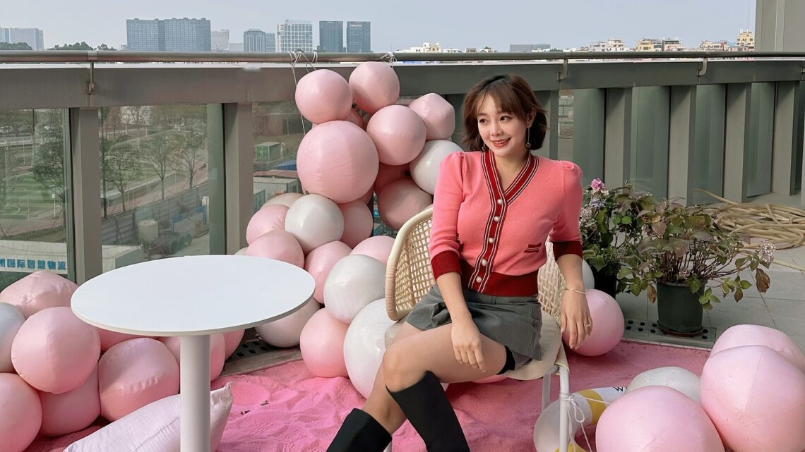 Apple Chan Biography: Films, Songs, Age, Net Worth, Siblings, Parents, Awards Apple Chan Biography: Films, Songs, Age, Net Worth, Siblings, Parents, Awards