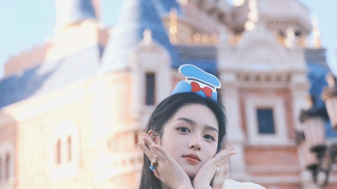 Zhou Ye Biography: Age, Net Worth, Siblings, Parents, Awards, Movies, TV Series, Music, Boyfriend Zhou Ye Biography: Age, Net Worth, Siblings, Parents, Awards, Movies, TV Series, Music, Boyfriend