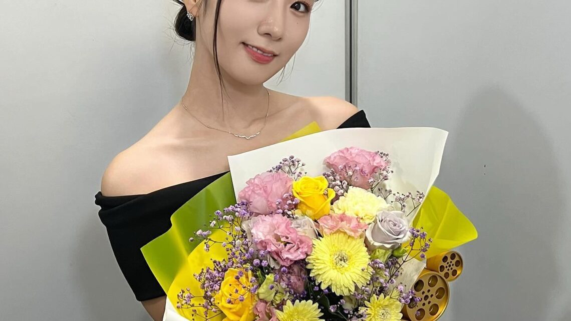 Yoon Bomi Biography: Height, Ethnicity, Age, Net Worth, Siblings, Parents, Awards, TV Series, Songs, Movies Yoon Bomi Biography: Height, Ethnicity, Age, Net Worth, Siblings, Parents, Awards, TV Series, Songs, Movies
