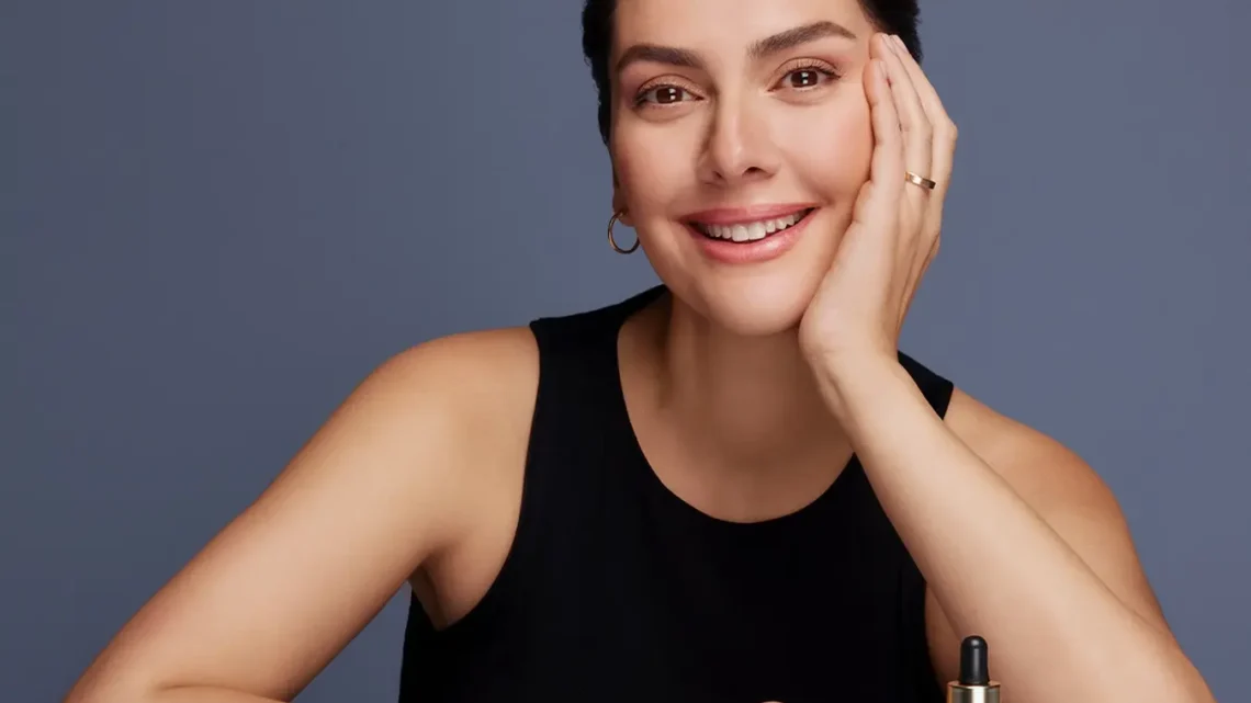 Bergüzar Korel Biography: Age, Net Worth, Siblings, Parents, Height, Ethnicity, TV Series, Albums, Husband, Kids Bergüzar Korel Biography: Age, Net Worth, Siblings, Parents, Height, Ethnicity, TV Series, Albums, Husband, Kids