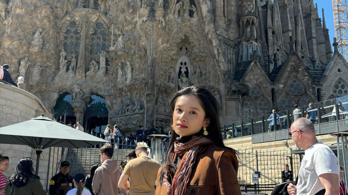 Zhang Jingyi Biography: Awards, Movies, Age, Net Worth, Siblings, Parents Zhang Jingyi Biography: Awards, Movies, Age, Net Worth, Siblings, Parents