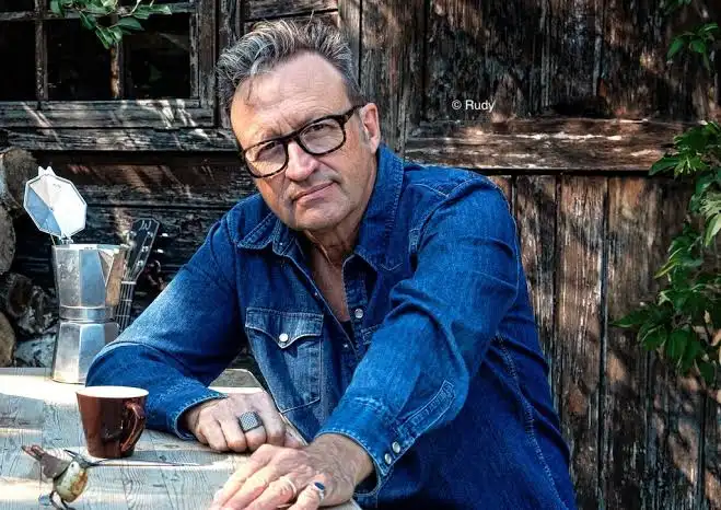 Marka (Singer) Biography: Wife, Age, Children, Net Worth, Height, Parents, Albums, Movies & TV Shows Marka (Singer) Biography: Wife, Age, Children, Net Worth, Height, Parents, Albums, Movies & TV Shows