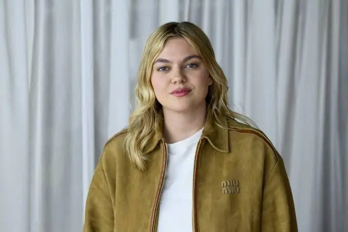 Louane Biography: Partner, Age, Daughter, Net Worth, Height, Albums, Songs, Movies Louane Biography: Partner, Age, Daughter, Net Worth, Height, Albums, Songs, Movies