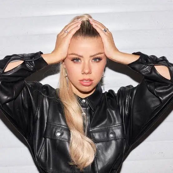 Chiara Castelli Biography: Age, Boyfriend, Net Worth, Songs, Albums, Height & Career Chiara Castelli Biography: Age, Boyfriend, Net Worth, Songs, Albums, Height & Career