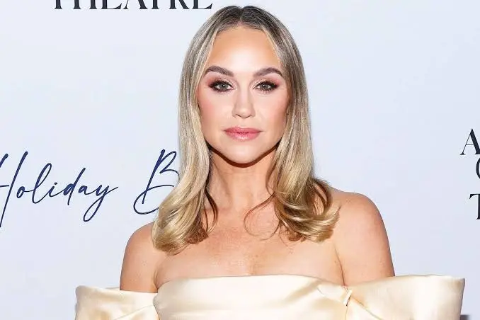 Becca Tobin Biography: Husband, Age, Kids, Net Worth, Height, Movies & TV Shows, Glee Becca Tobin Biography: Husband, Age, Kids, Net Worth, Height, Movies & TV Shows, Glee