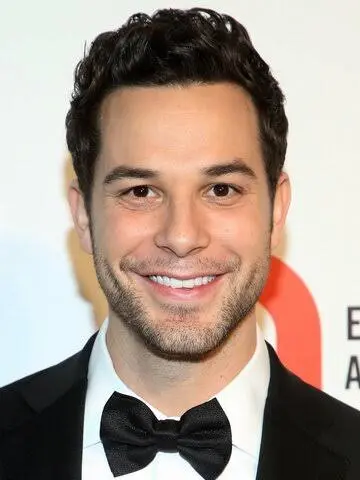 Skylar Astin Biography: Wife, Age, Net Worth, Height, Songs, Movies & TV Shows, Pitch Perfect Skylar Astin Biography: Wife, Age, Net Worth, Height, Songs, Movies & TV Shows, Pitch Perfect