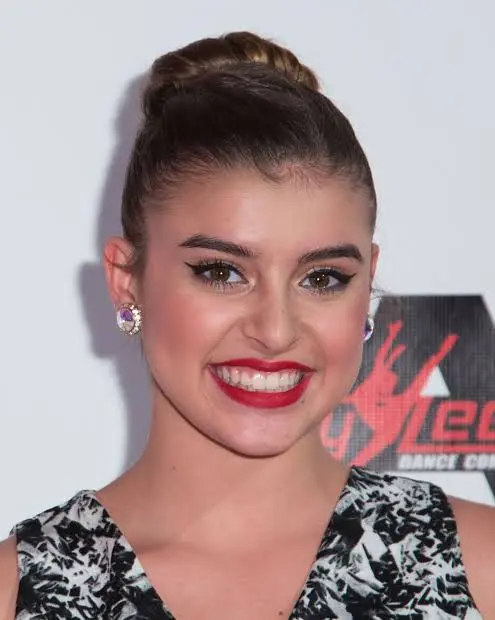 Kalani Hilliker Biography: Age, Boyfriend, Net Worth, Parents, Height, Dance Moms, Movies Kalani Hilliker Biography: Age, Boyfriend, Net Worth, Parents, Height, Dance Moms, Movies