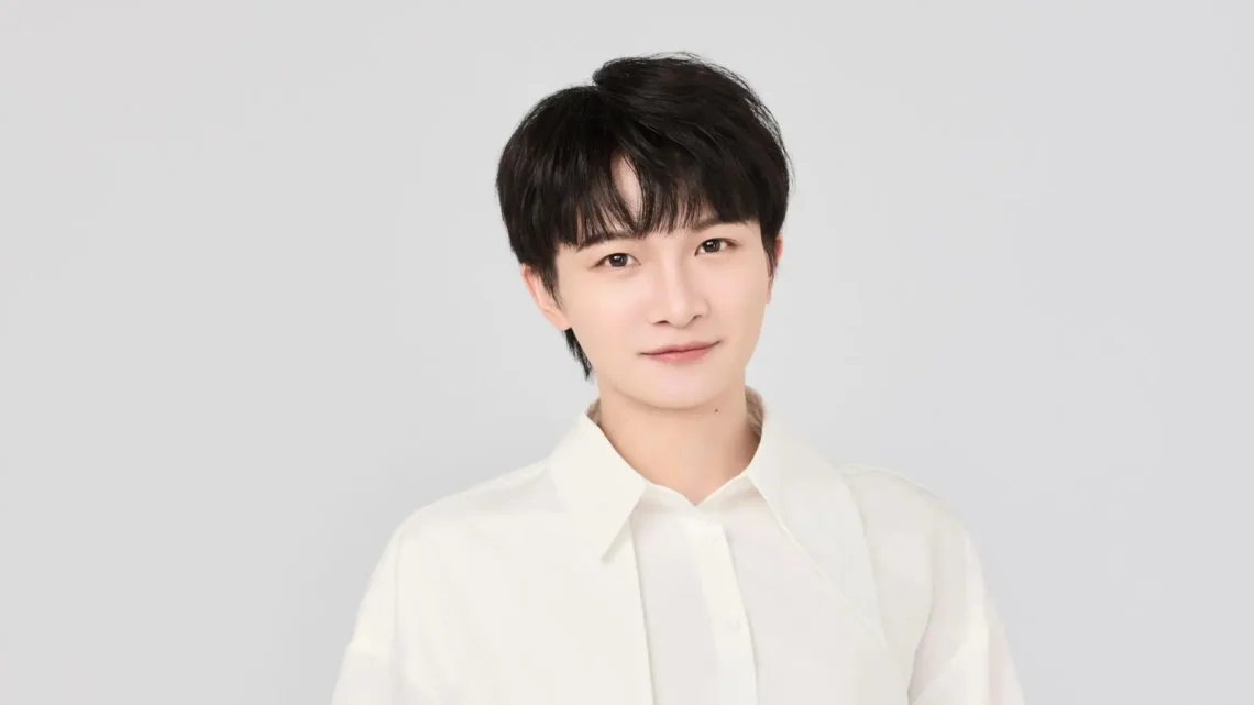 Zhou Shen Biography: Age, Girlfriend, Net Worth, Songs, Albums, Parents, Height, Career Zhou Shen Biography: Age, Girlfriend, Net Worth, Songs, Albums, Parents, Height, Career