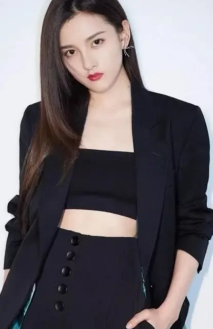 Song Zuer Biography: Age, Boyfriend, Net Worth, Movies & TV Shows, Parents, Height, Social Media Song Zuer Biography: Age, Boyfriend, Net Worth, Movies & TV Shows, Parents, Height, Social Media