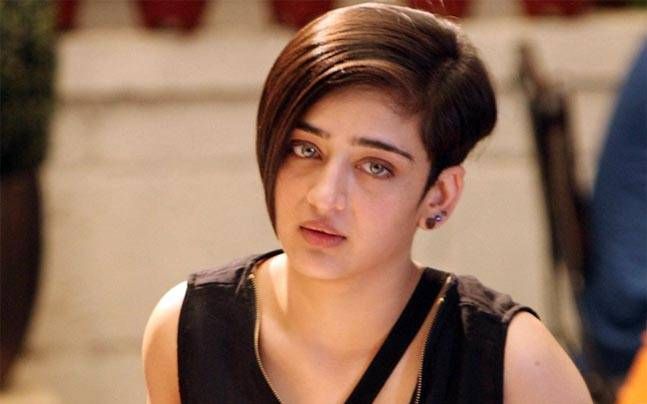 Akshara Haasan Biography: Boyfriend, Age, Movies, Net Worth, Height, Parents, Sister, Career