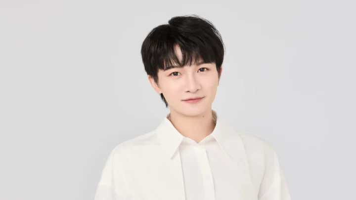 Zhou Shen Biography: Age, Girlfriend, Net Worth, Songs, Albums, Parents, Height, Career