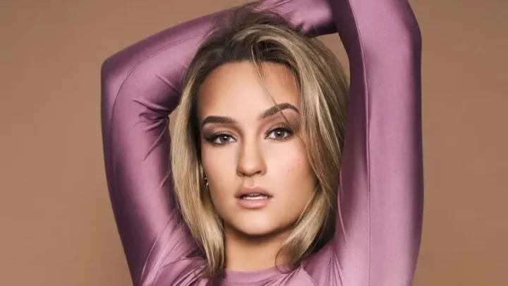 Nelli Matula Biography: Songs, Age, Net Worth, Siblings, Parents, Height, Spouse