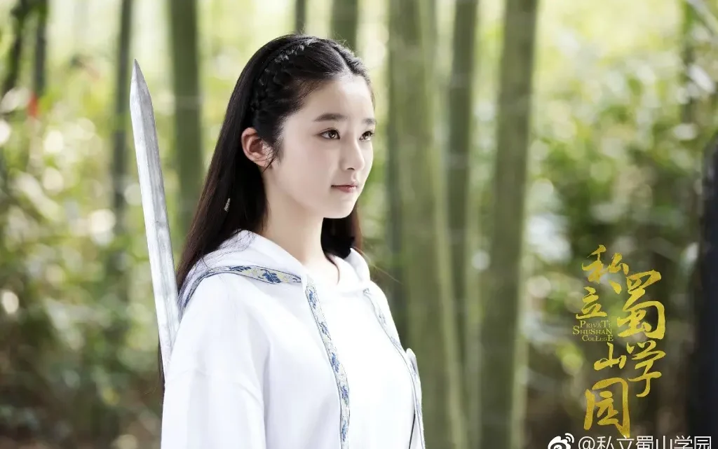 Tian Yi Tong Biography: Movies, Awards, Relationship, Height, Ethnicity, Age, Net Worth, Siblings, Parents Tian Yi Tong Biography: Movies, Awards, Relationship, Height, Ethnicity, Age, Net Worth, Siblings, Parents