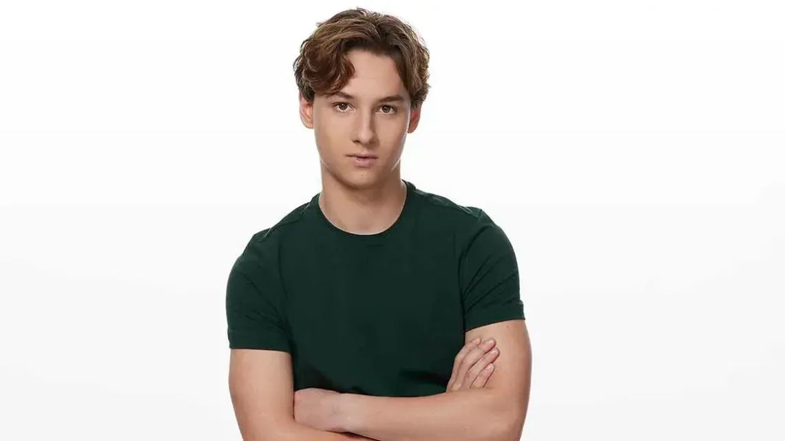 Finn Carr Biography: Age, YouTube, Net Worth, TV Shows, Nationality, Parents, Height