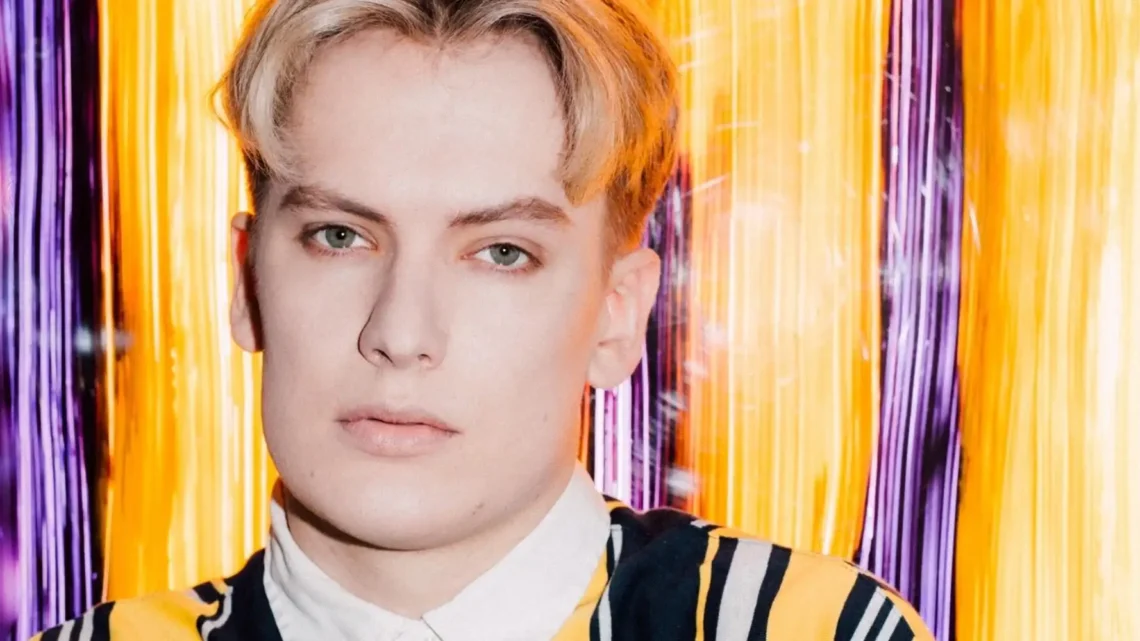 Tume (YouTuber): Nationality, Height, Girlfriend, Parents, Siblings, Age, Net Worth Tume (YouTuber): Nationality, Height, Girlfriend, Parents, Siblings, Age, Net Worth