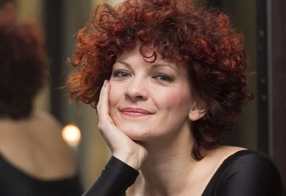 Helena Josefsson Biography: Age, Net Worth, Songs, Husband, Height, Sandy Mouche, Albums