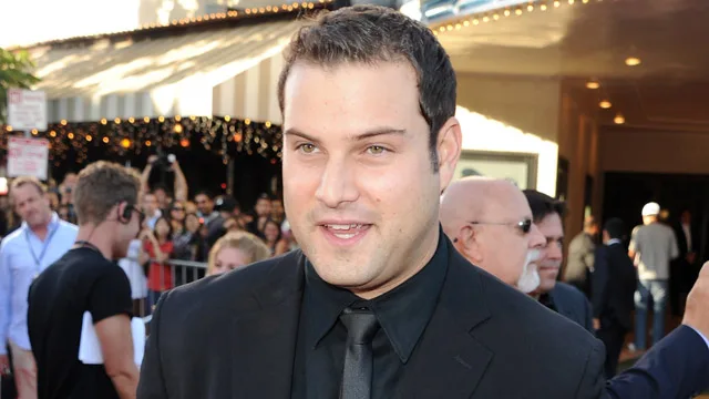 Max Adler Biography: Wife, Age, Net Worth, Height, Movies & TV Shows, Parents