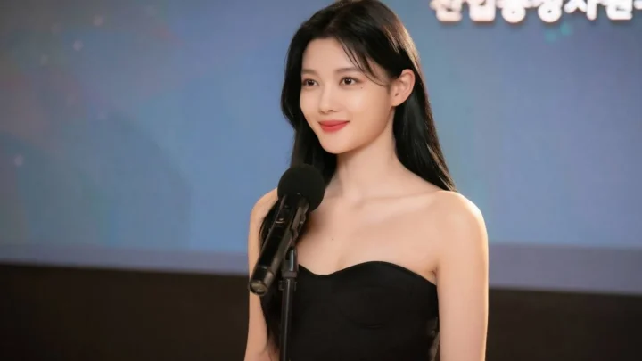 Meet Kim Tae-hee’s Parents: Kim Yoo-moon and Oh Bong-rae