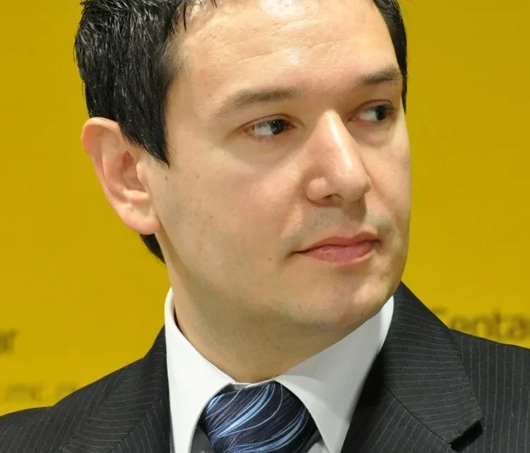 Nemanja Šarović Biography: Awards, Child, Wife, Height, Ethnicity, Age, Net Worth, Siblings, Parents