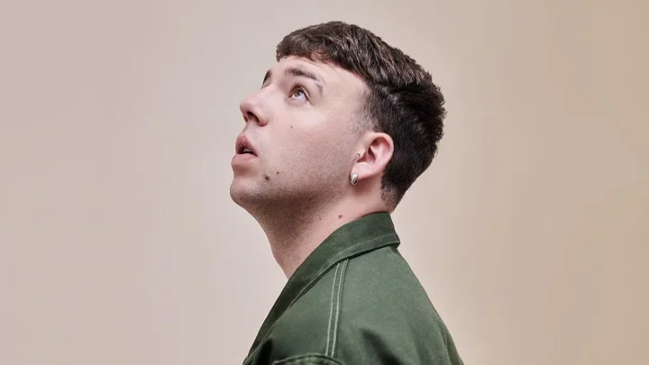 Quevedo Biography: Height, Songs, Net Worth, Nationality, Instagram, Age, Awards