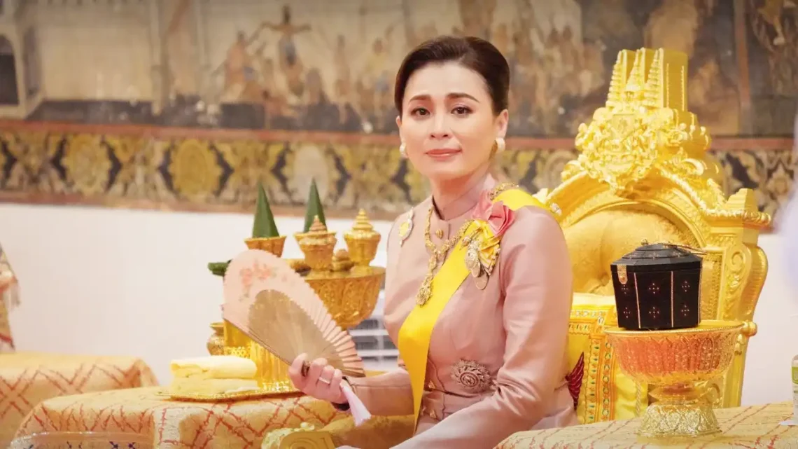 Suthida Biography: Husband, Age, Children, Net Worth, Height, Parents, Education Suthida Biography: Husband, Age, Children, Net Worth, Height, Parents, Education