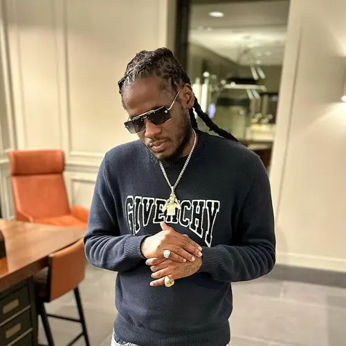 Aidonia Biography: Girlfriend, Songs, Height, Ethnicity, Age, Parents, Siblings, Net Worth, Awards Aidonia Biography: Girlfriend, Songs, Height, Ethnicity, Age, Parents, Siblings, Net Worth, Awards