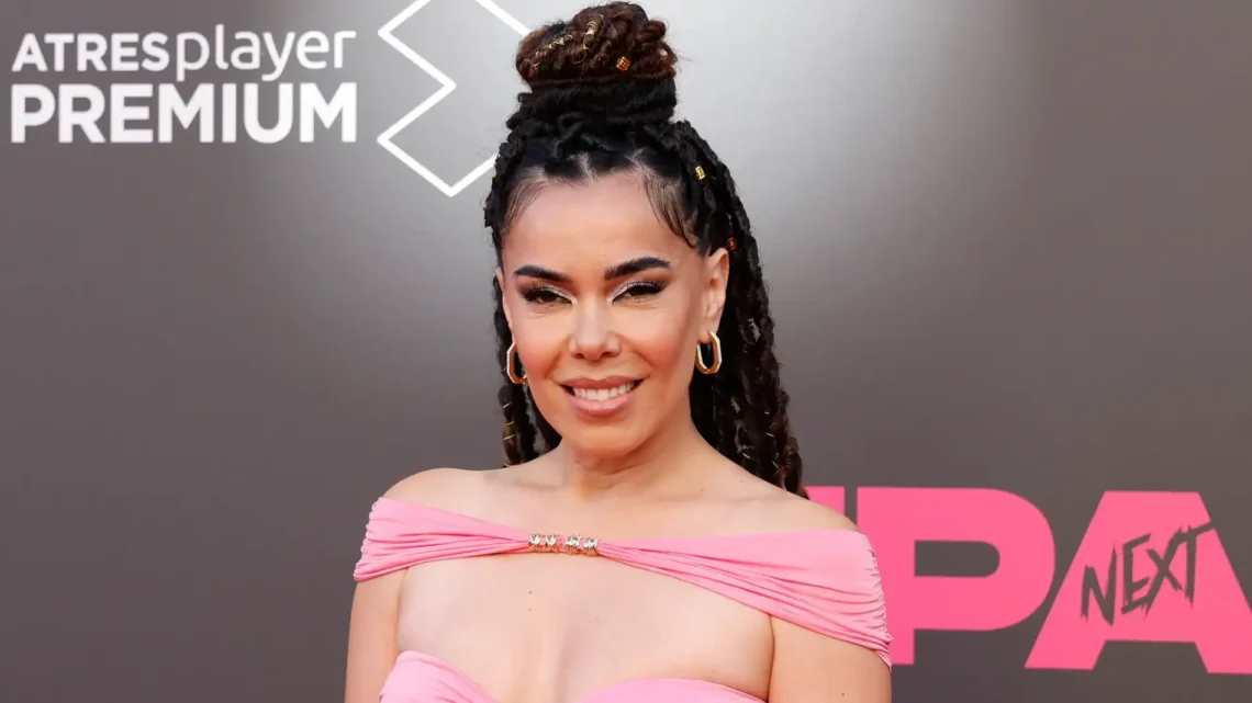 Beatriz Luengo Biography: Age, Net Worth, Siblings, Parents, Height, Nationality Beatriz Luengo Biography: Age, Net Worth, Siblings, Parents, Height, Nationality