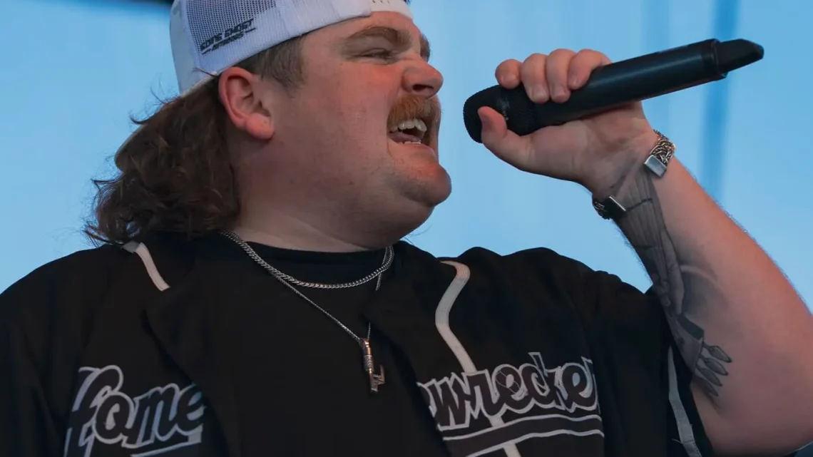 Bryan Andrews Biography: Siblings, Net Worth, Age, Parents, Height, Ethnicity, Music, Girlfriend Bryan Andrews Biography: Siblings, Net Worth, Age, Parents, Height, Ethnicity, Music, Girlfriend